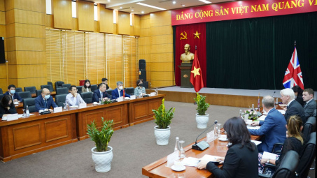 Bộ Công Thương hoan nghênh các đề xuất của Anh hỗ trợ Việt Nam phát triển năng lượng tái tạo