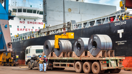 Sản lượng thép cuộn cán nóng HRC Hòa Phát tháng 2 tăng 36% so với cùng kỳ