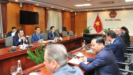 Bộ Công Thương ủng hộ tỉnh Bình Định phát triển điện gió