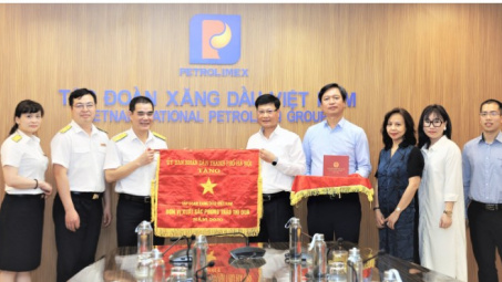 Petrolimex xuất sắc nhận cờ thi đua của UBND Thành phố Hà Nội