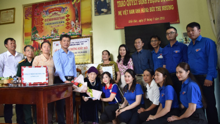 Công ty Nhôm Đắk Nông - TKV: Nhận Phụng dưỡng 2 Mẹ Việt Nam anh hùng