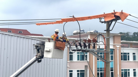 Sửa chữa điện ‘hotline’: Bước chuyển mình của PC Bắc Kạn