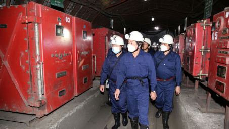 TKV: Đẩy mạnh sản xuất và chăm lo tốt đời sống người lao động