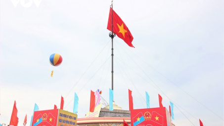 Lễ Thượng cờ "Thống nhất non sông" quy mô, trang nghiêm và xúc động