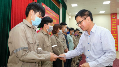 Đạm Ninh Bình triển khai Tháng Công nhân và phát động thi đua dịp đại tu năm 2022