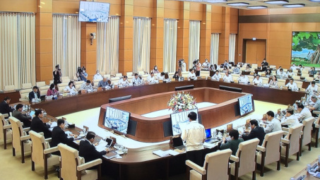 UBTVQH nhất trí với Báo cáo của Chính phủ về kinh tế - xã hội năm 2021 và 4 tháng năm 2022