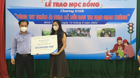 Quỹ Toyota Việt Nam trao tặng học bổng "Vòng tay nhân ái"