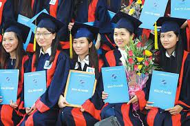 Ảnh hưởng của chất lượng dịch vụ, hình ảnh thương hiệu đến lòng trung thành của sinh viên trường đại học ngoài công lập: vai trò trung gian của sự hài lòng