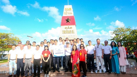 Petrolimex tham gia nhiều hoạt động ý nghĩa trong chuyến công tác Trường Sa