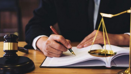 “Đứng tên giùm” trong hoạt động đầu tư kinh doanh, “đứng tên giùm” để thành lập doanh nghiệp, làm người đại diện theo pháp luật - rủi ro và trách nhiệm pháp lý