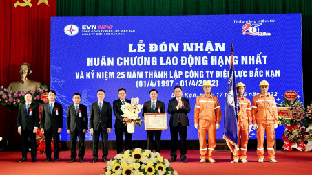 Công ty Điện lực Bắc Kạn đón nhận Huân chương Lao động Hạng Nhất và kỷ niệm 25 năm thành lập