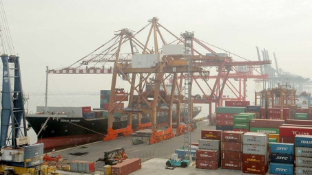 Giá cước vận chuyển container khu vực Đông Nam Á tiếp tục giảm