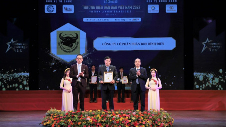 Phân bón Bình Điền - Đầu Trâu nhận giải thưởng "Thương hiệu dẫn đầu Việt Nam 2022"