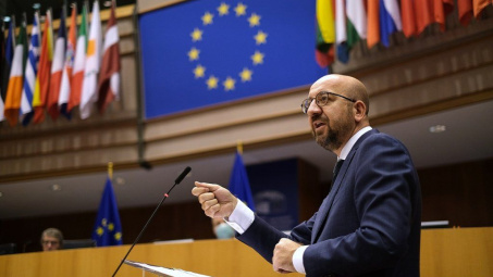 EU nhất trí cấm nhập khẩu phần lớn dầu thô từ Nga