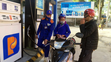 Bộ Công Thương: Không tước quyền bán giá xăng dầu vùng 2 của thương nhân phân phối
