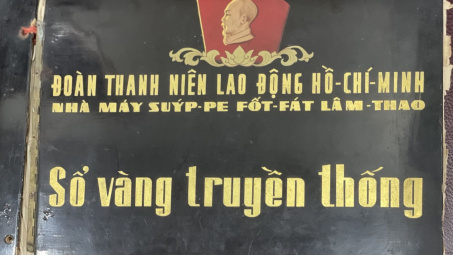 Xúc động những bức tâm thư trong cuốn sổ Vàng truyền thống Supe Lâm Thao