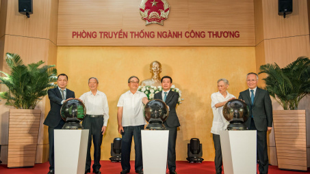 [Tin Ảnh] Lễ khánh thành Phòng Truyền thống ngành Công Thương