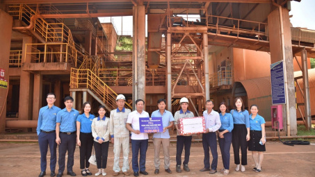 Công đoàn TKV: Thăm, tặng quà người lao đông nhân “Tháng Công nhân” năm 2022