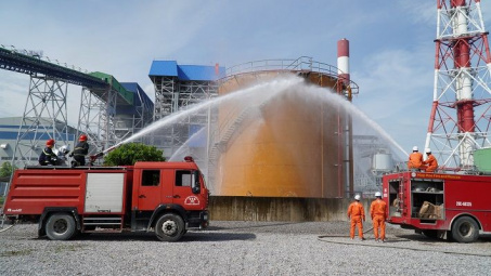 Diễn tập phương án chữa cháy và cứu nạn tại Kho xăng dầu Nhà máy Nhiệt điện Thái Bình