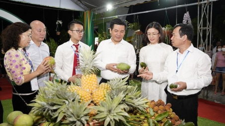 Mở lối đi rộng hơn cho nông sản đến vụ