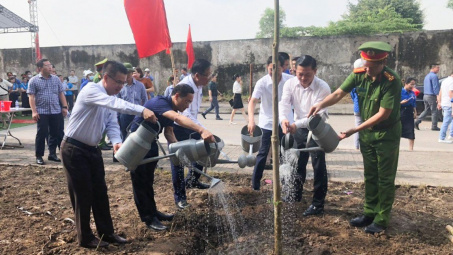 Ninh Bình: Thi đua xây dựng khu công nghiệp sáng - xanh - sạch - đẹp, bảo đảm an toàn vệ sinh lao động