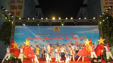 Rộn ràng Liên hoan tiếng hát Thợ mỏ vùng Cẩm Phả
