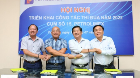Cụm thi đua số 15 Petrolimex ký giao ước thi đua năm 2022