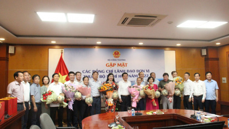 Bộ trưởng Nguyễn Hồng Diên: Những đóng góp của cán bộ nghỉ hưu sẽ là những bài học kinh nghiệm quý báu