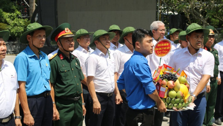 EVNGENCO1 dâng hương tại các địa chỉ đỏ huyện Vị Xuyên, tỉnh Hà Giang