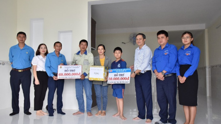 Nhôm Đắk Nông trao “Mái ấm công đoàn” tới gia đình người lao động gặp khó khăn