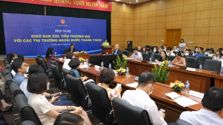 Giao ban thương vụ hàng tháng: Kết nối, khai thác hiệu quả các cơ hội thị trường