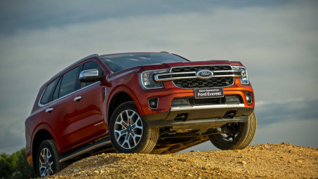 Ford Everest 2022 cập bến thị trường Việt Nam: 4 phiên bản giá từ 1,1 tỷ đồng, lột xác toàn diện