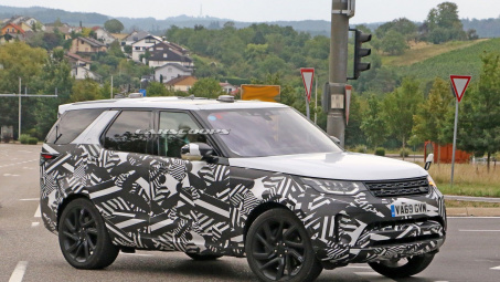 Land Rover Discovery thế hệ mới đang được chạy thử nghiệm, ảnh nội thất gây chú ý