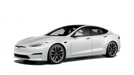 Tesla Model S bay lên dốc như trong phim và cái kết