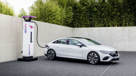 Mercedes-Benz “đổ bộ” vào thị trường xe điện