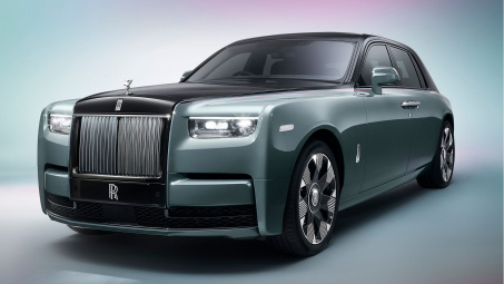 Rolls-Royce Phantom Series 2 2023: Ấn tượng với tản nhiệt phát sáng