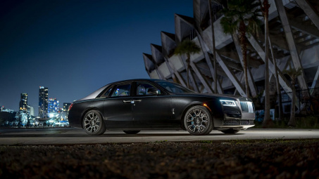 Rolls-Royce Ghost có thêm phiên bản Black Badge, mang tới trải nghiệm hạng sang huyền bí