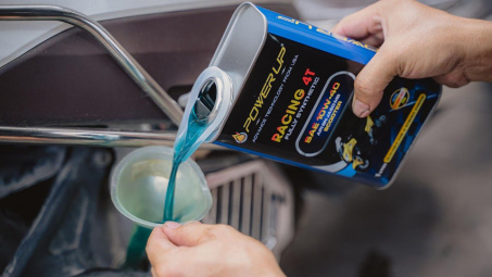 Dầu nhớt ô tô có sử dụng cho xe máy được không?