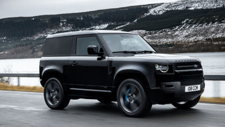 Land Rover Defender V8 mới: Mạnh mẽ trên mọi địa hình