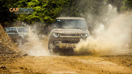 “Vác” xế sang offroad Defender đi “săn mây” Tà Xùa