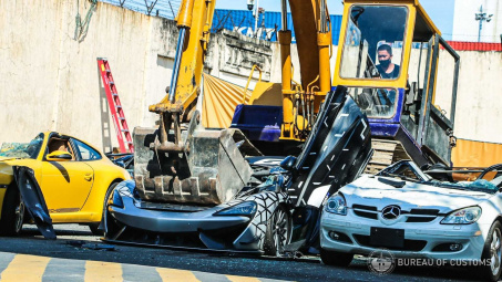 Lý do loạt siêu xe 'đáng mơ ước' trị giá hàng triệu USD bị tiêu hủy