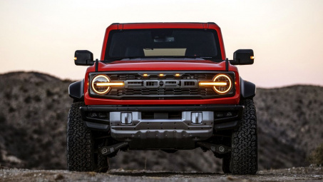 Chi tiết Ford Bronco Raptor 2022: Động cơ khủng, off-road kinh ngạc