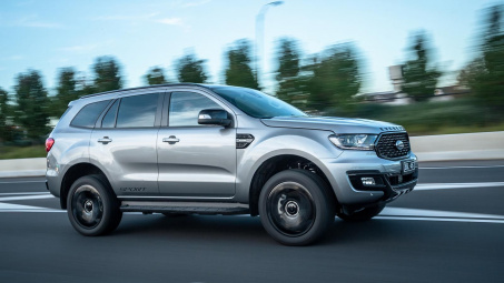 Cách sử dụng tính năng Giới hạn tốc độ trên Ford Everest