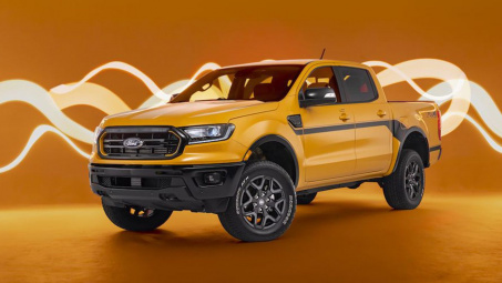 Cận cảnh Ford Ranger Splash 2022: Màu độc, dáng xưa