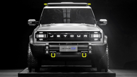 Ford Bronco lại có "phiên bản copy" tới từ Trung Quốc, phần đuôi xe lấy từ mẫu Defender
