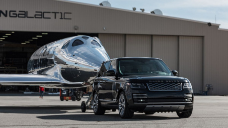 Land Rover gia hạn hợp tác toàn cầu với Virgin Galactic
