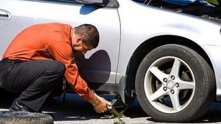 Thời tiết nắng nóng, làm gì để tránh nổ lốp xe ô tô?
