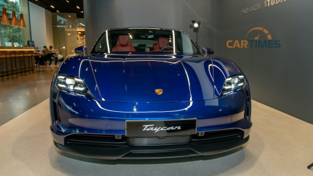 Chi tiết xe Porsche Taycan 4S tại Hà Nội: Tối giản nhưng đậm chất công nghệ và tương tai