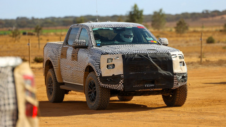Ford Ranger Raptor nhá hàng và chốt lịch ra mắt cuối tháng 2: Động cơ mới và có thêm phiên bản