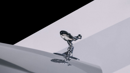 Rolls-Royce thiết kế lại biểu tượng 'thiếu phụ bay' sau hơn 100 năm
